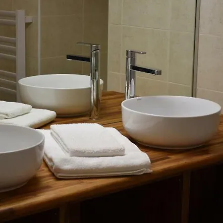 Le Du Aime Guest house *